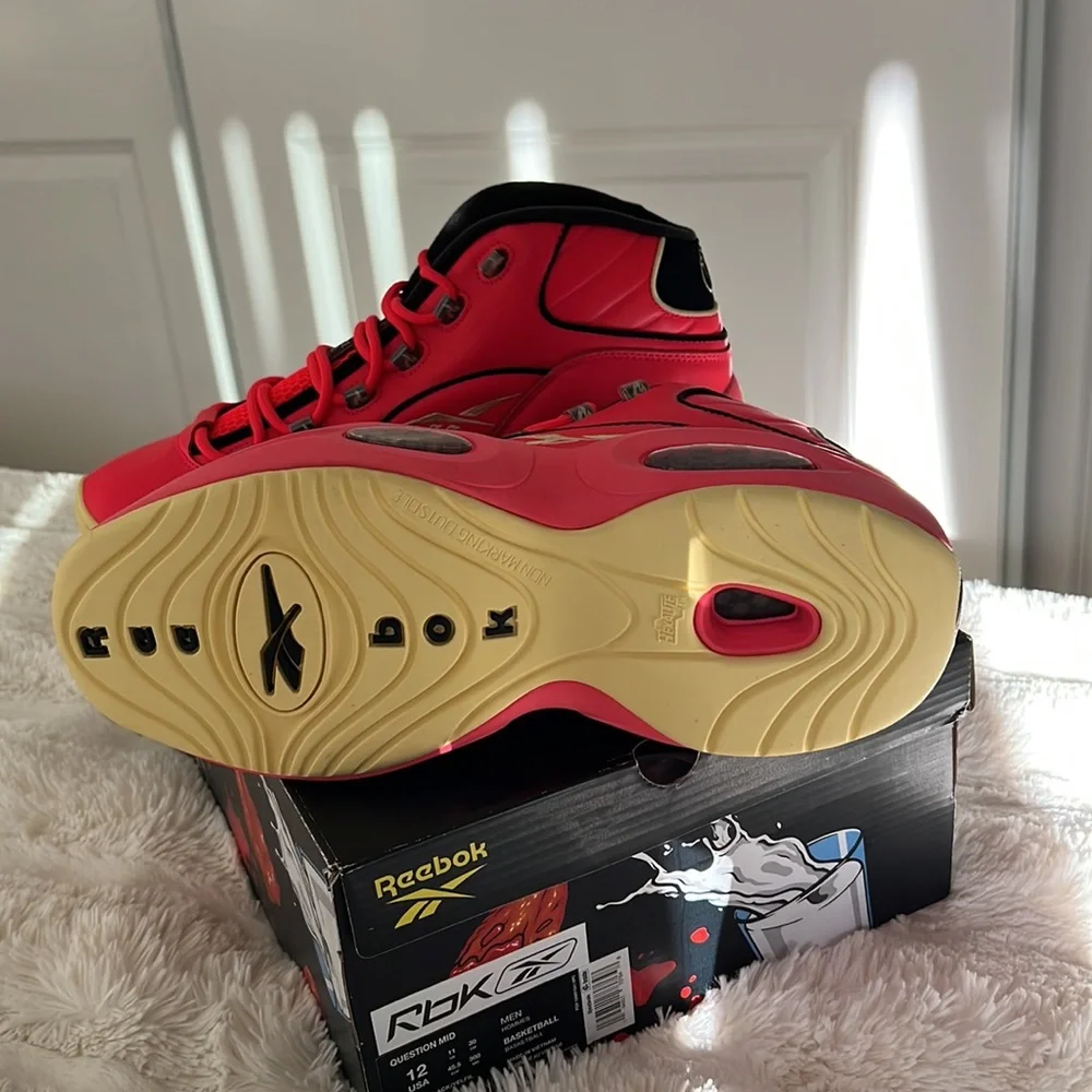 Reebok - Picture 2 of 2